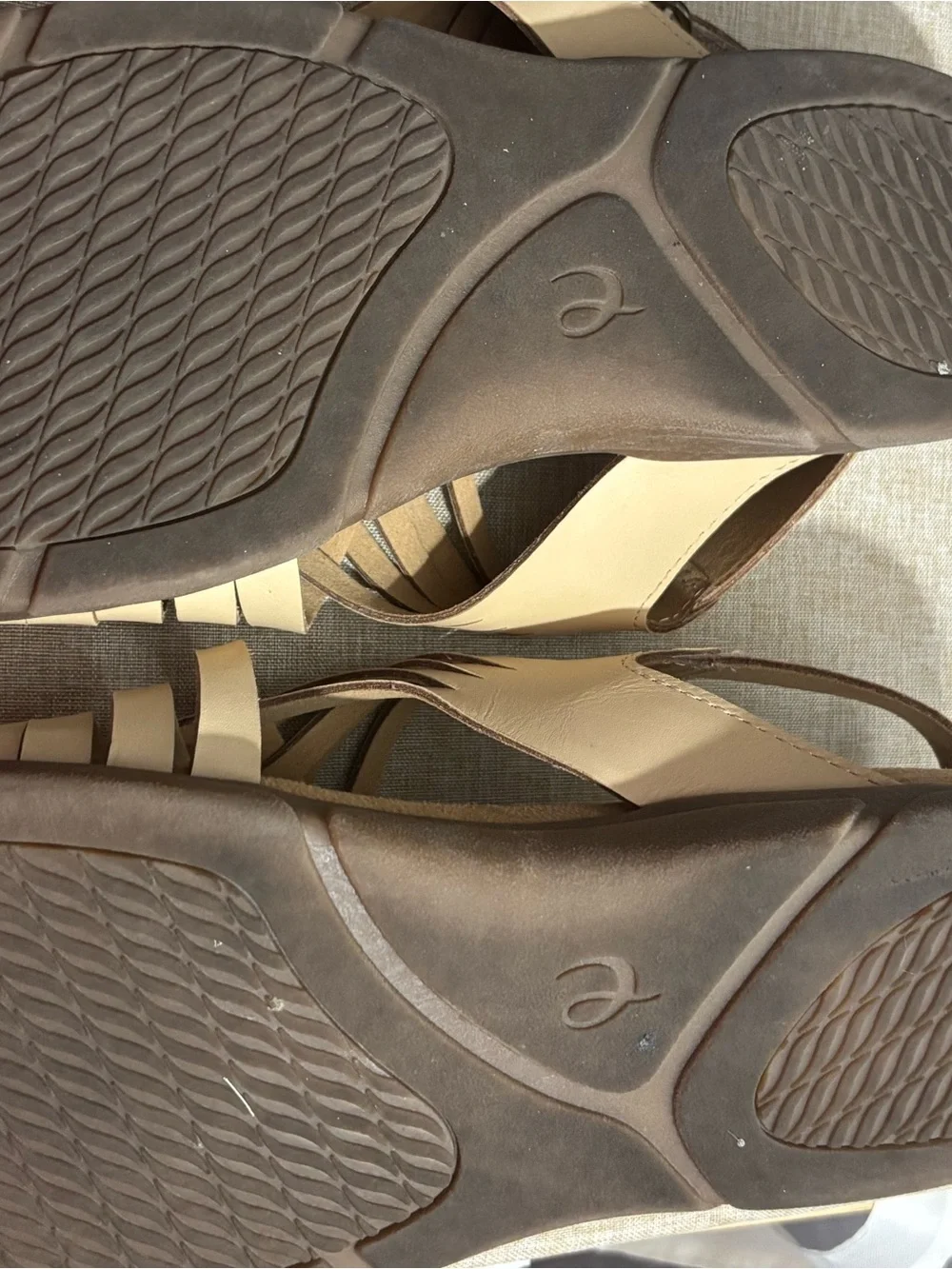 Easy Spirit Beige Woven Slip-On Flats - Picture 4 of 5
